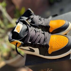 Jordan Nike 1s Taxi Lids 2.5y